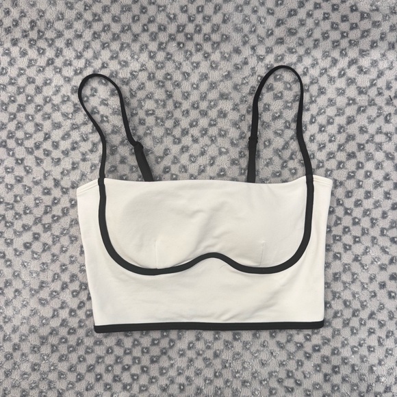 ALO Yoga Other - Alo White and Black Tank